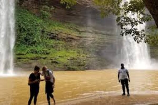Boti Falls, Umbrella Rock, Aburi Gardens & Cocoa Farm Tour